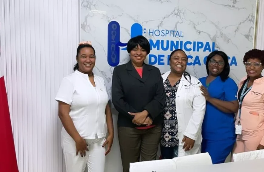 El HFVCS recibe la visita de la Lic. Vilma Galán, directora de Cuidados de Enfermería del SNS.