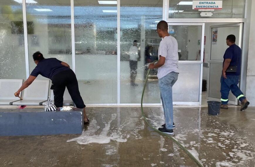 Realizan jornada de limpieza y desinfecci&oacute;n en Hospital Dr. Francisco Vicente Castro Sandoval