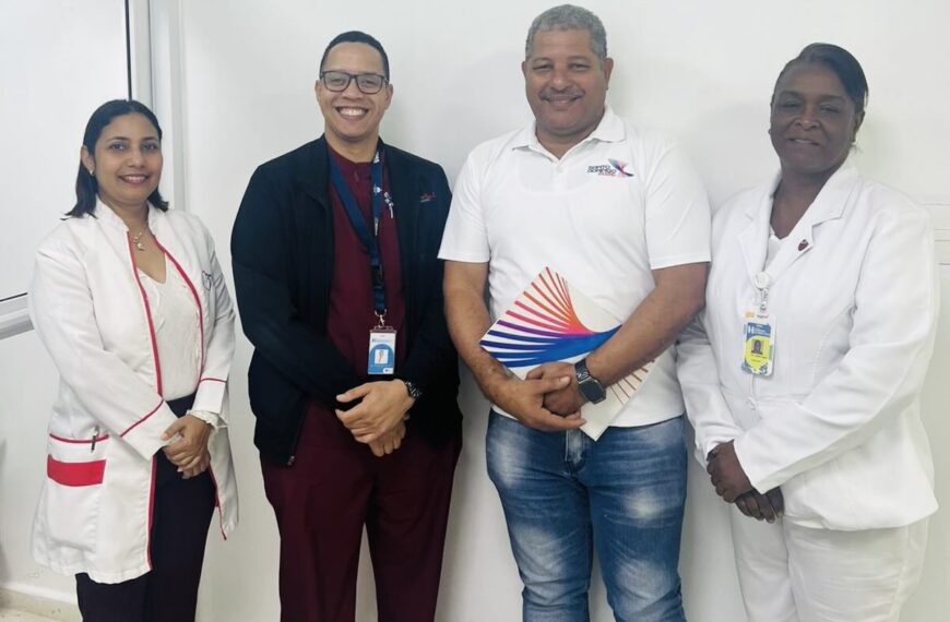 HFVCS recibe visita de cortes&iacute;a del Director M&eacute;dico de los Juegos Centroamericanos