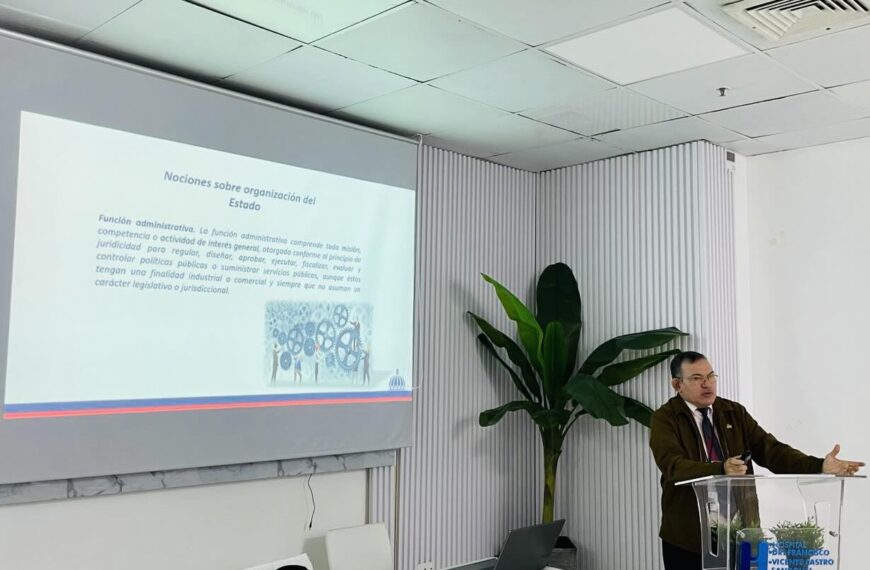 Hospital Dr. Francisco Vicente Castro Sandoval realiza capacitaci&oacute;n sobre Inducci&oacute;n a la Administraci&oacute;n P&uacute;blica