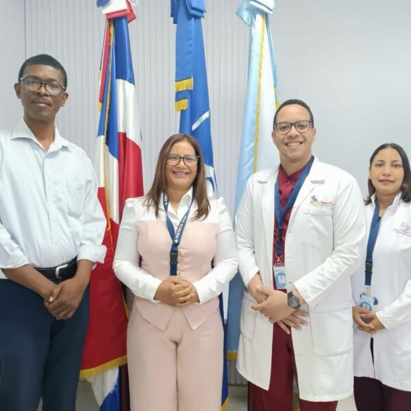 HFVCS y Distrito Escolar 10-05 fortalecen alianza en beneficio de estudiantes